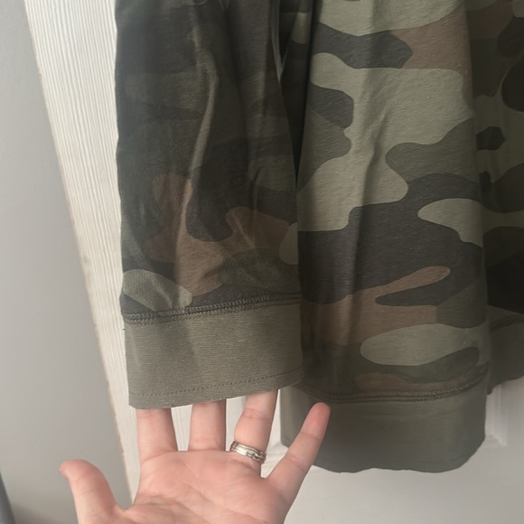Natural Reflections Camo Oversized Tunic Style Top - Picture 5 of 6